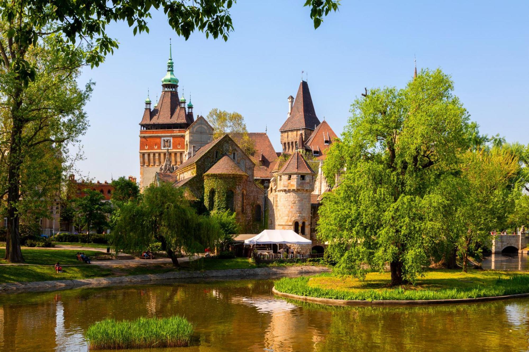 Budapestayz - Izabella Studios Екстер'єр фото